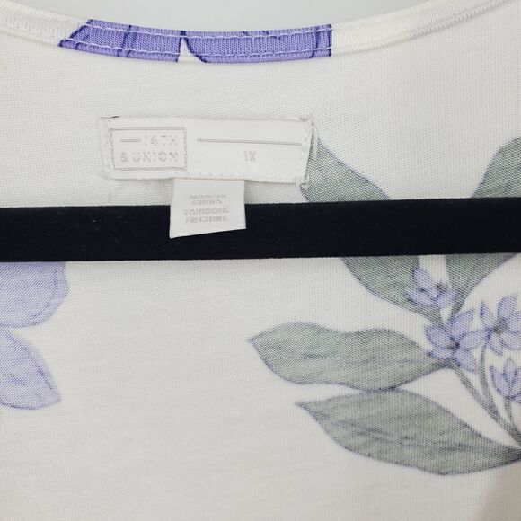 14th & Union Short Sleeve Wrap Blouse With Purple And Green Floral Print Size 1X - Picture 2 of 9